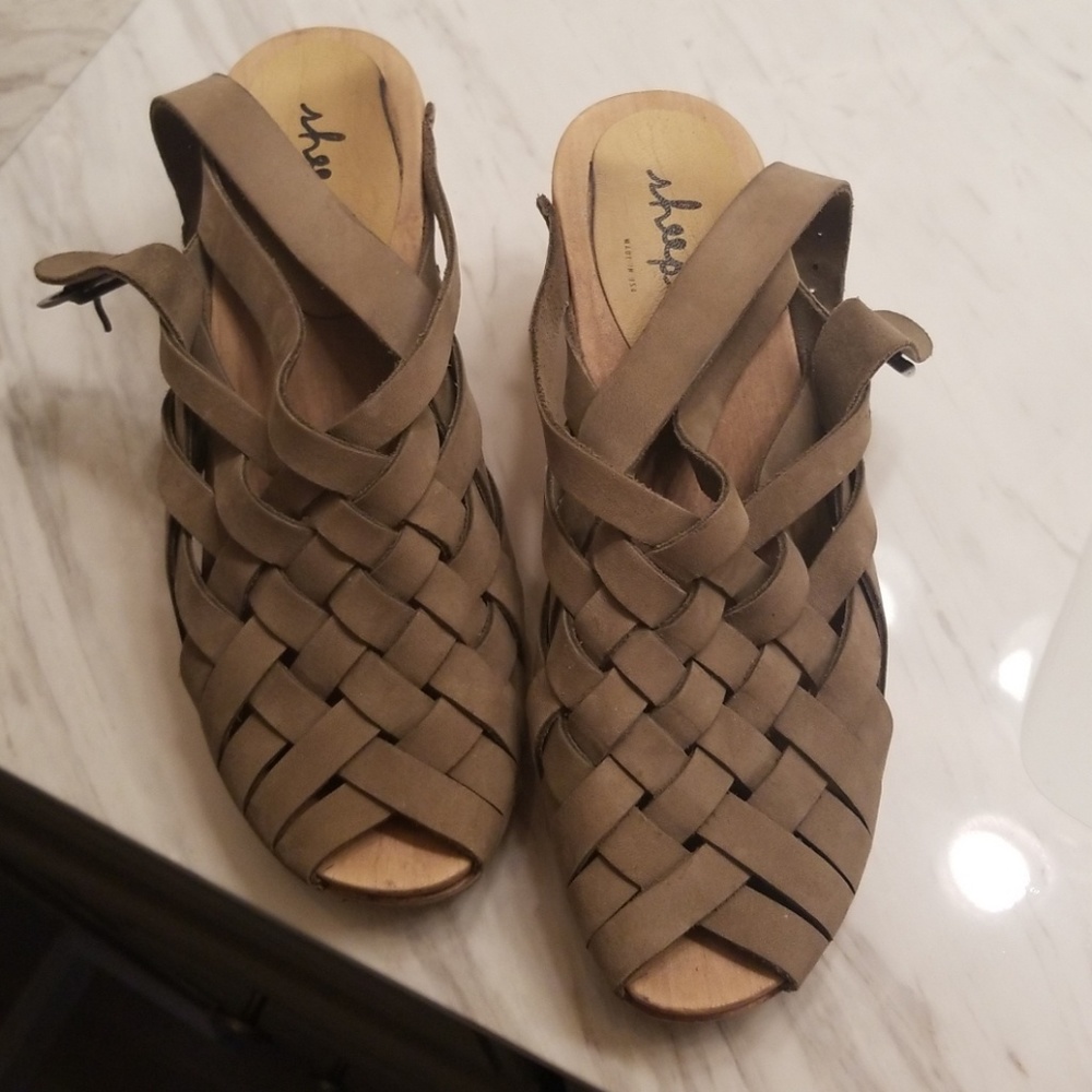 Anthropology sheepish clogs